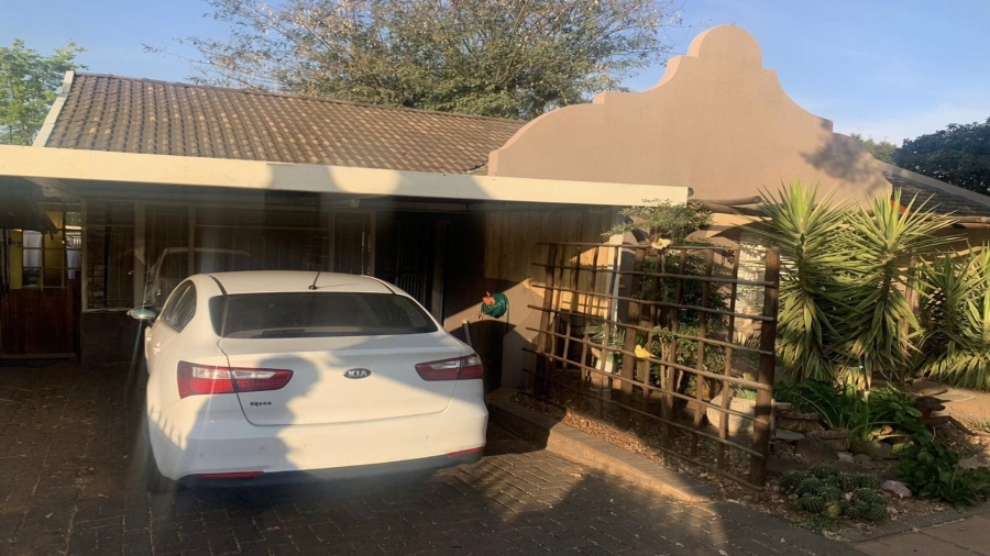 To Let 3 Bedroom Property for Rent in Pellissier Free State